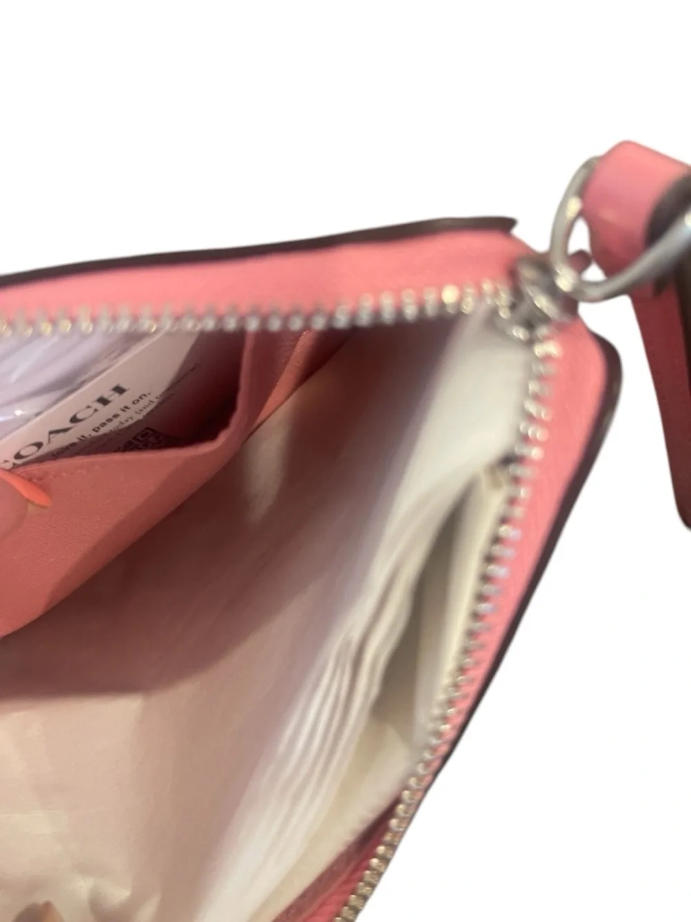 Coach NWT Patent Leather  Embossed Wristlet with Rainbow heart charm - Picture 8 of 12